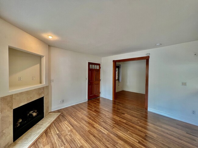 Foto del edificio - Gorgeous 1BD/1BA condo available for lease...