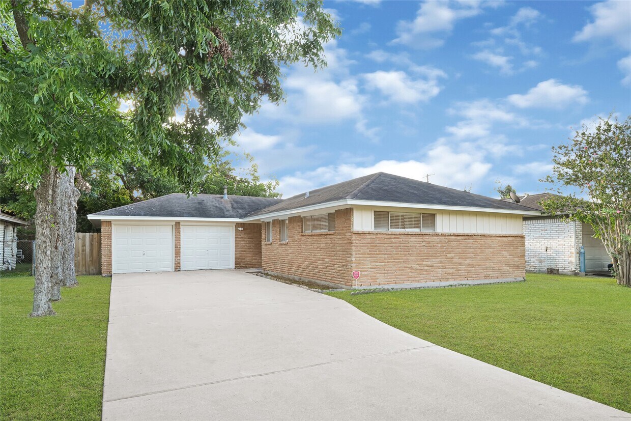 Primary Photo - 957 Kerry Dr