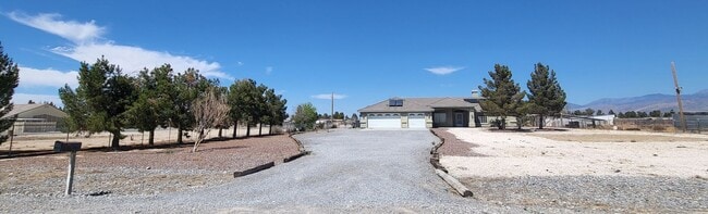 Building Photo - 2 ACRE OUTLIERS - Fuchsia St.