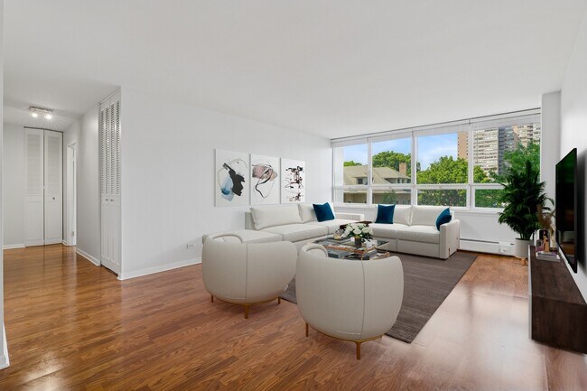 Foto del edificio - 6171 N Sheridan Rd