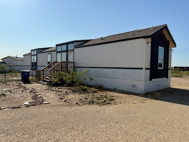 Building Photo - 4537 W Nectarine St