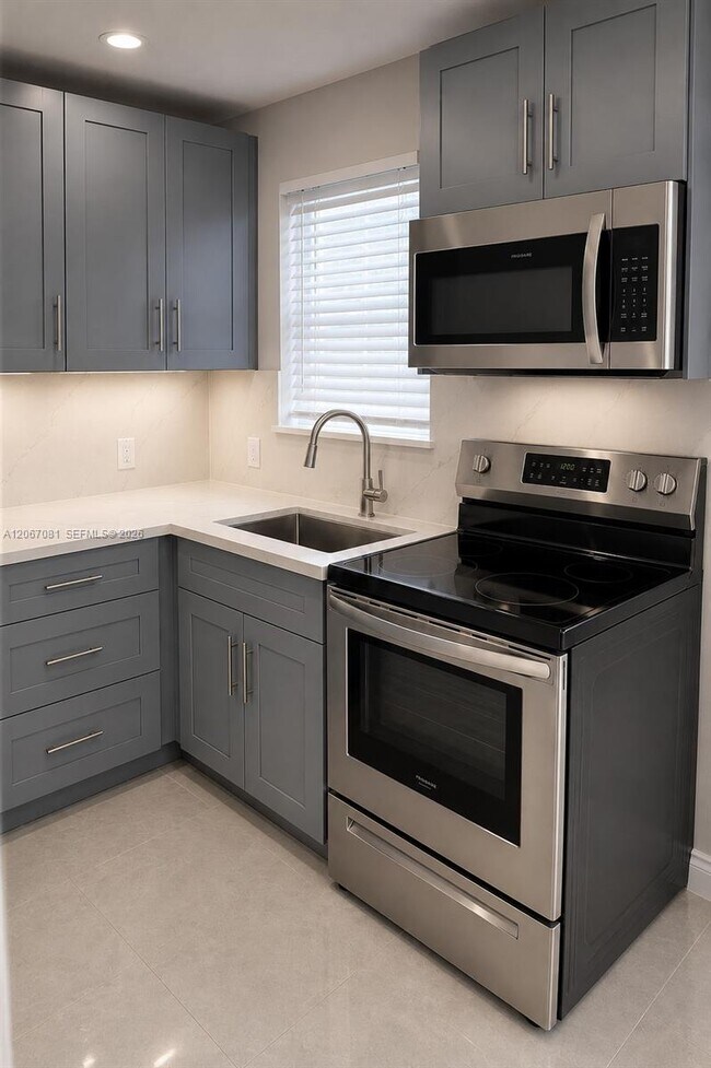 Foto del edificio - 2358 NW 58th St