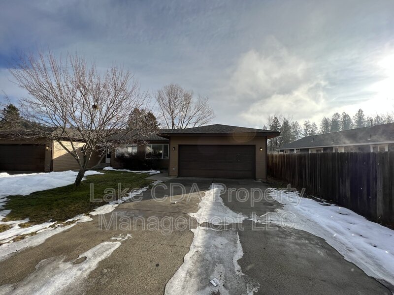 Primary Photo - 202 Lava Ln