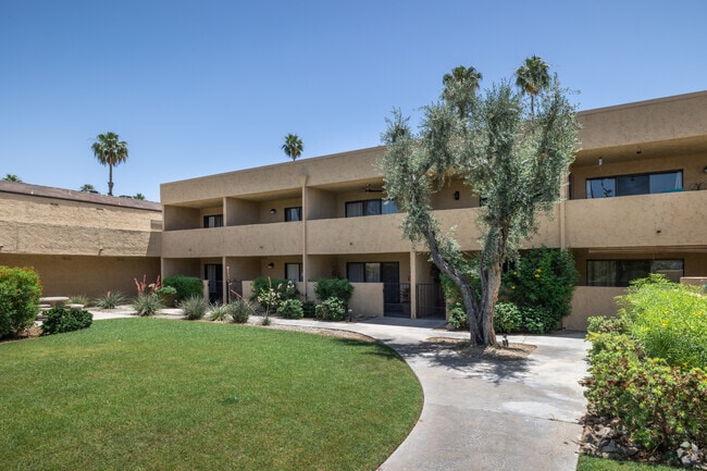 Building Photo - Palm Springs Golf and Tennis Club