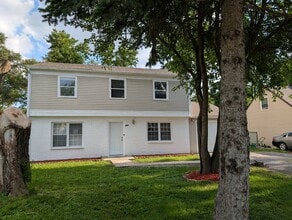 Building Photo - 254 Thornhurst Rd