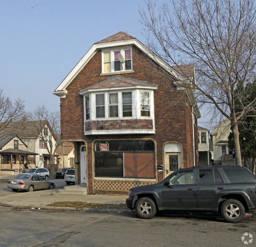 Building Photo - 1900 S 8th St