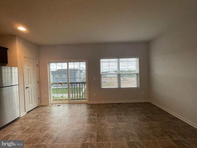 Building Photo - 301 Starry Way Dr
