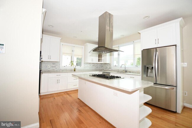 Building Photo - 11421 Potomac Oaks Dr