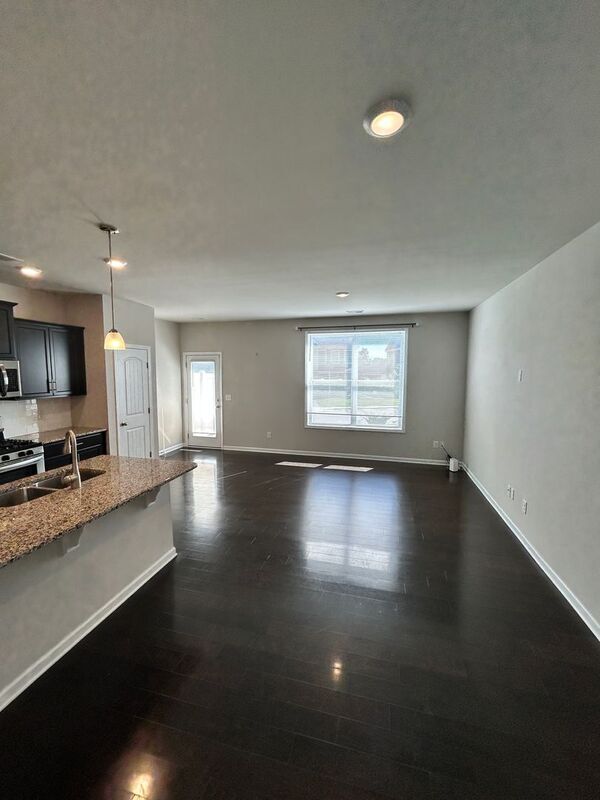 Foto del edificio - 4152 Grapevine Loop