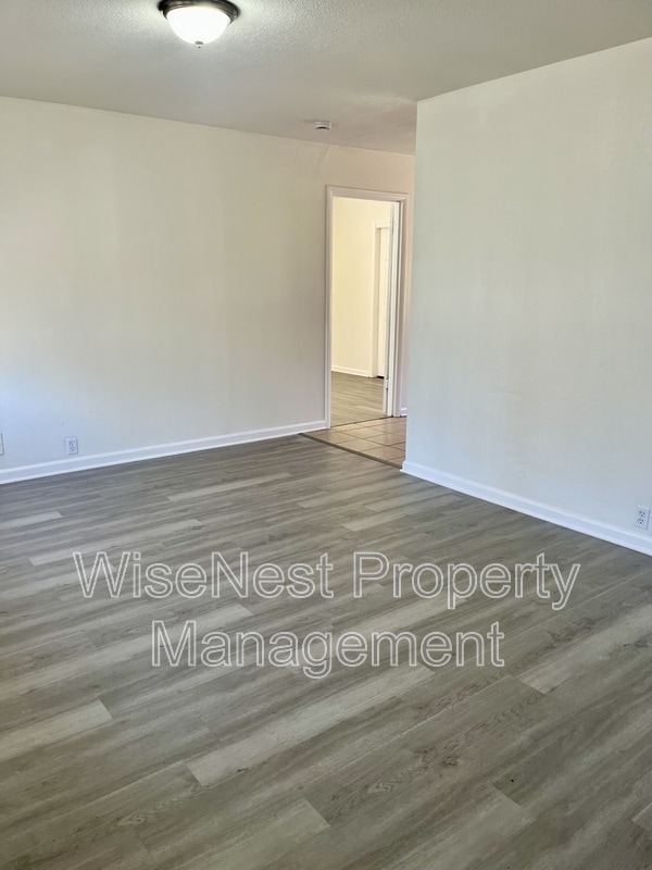 Building Photo - 10804 Newton Ave