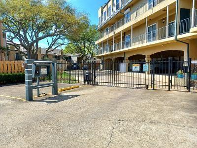 Foto del edificio - 921 Marine St