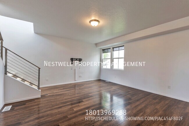 Building Photo - Fantastic Modern Solar Home in Daybreak