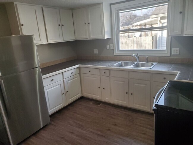 Foto del edificio - Close to the Park Cute 3-bedroom Home