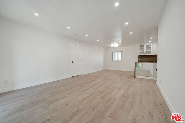 Foto del edificio - 9005 Cynthia St