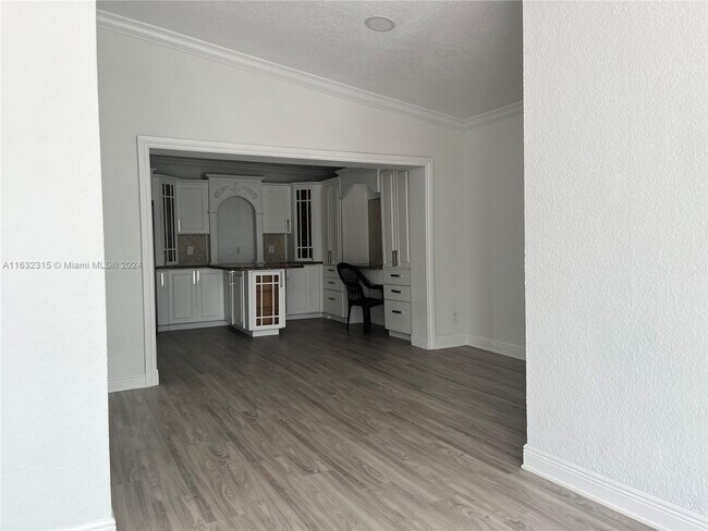 Building Photo - 3310 SW 82nd Ave
