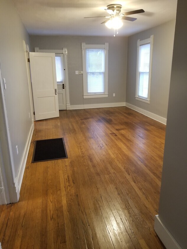 409 Bluemont Ave, Manhattan, KS 66502 House Rental in Manhattan, KS