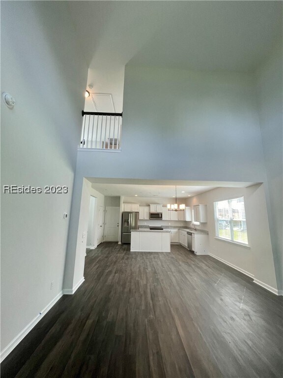 Building Photo - 10 Hanging Br Ct
