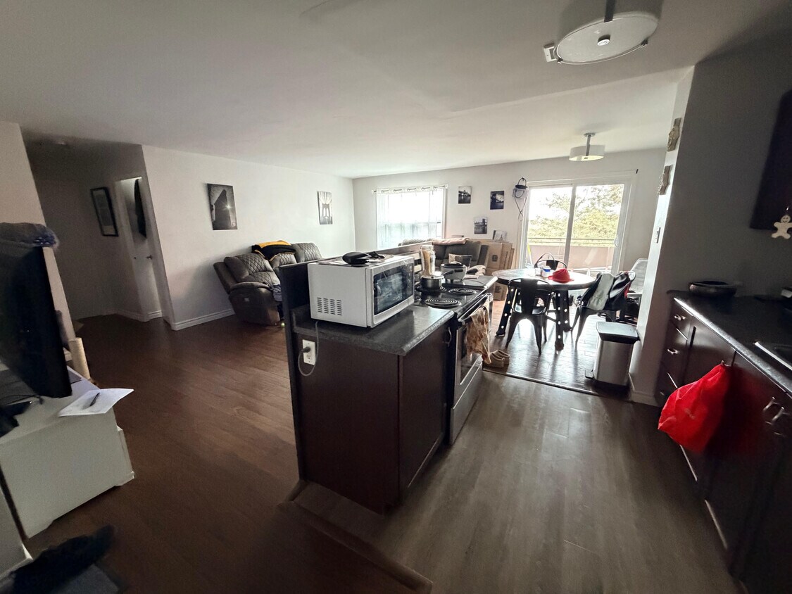 Building Photo - 20 Bradmon Dr