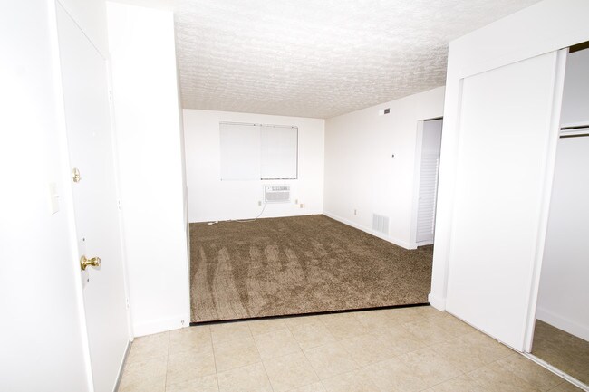 Foto del edificio - 1736 E Long St