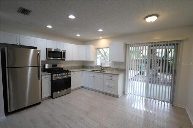 Foto del edificio - 4109 E 99th Ave