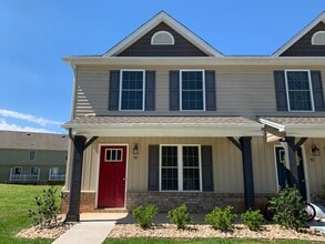 Building Photo - 42 Squire Cir