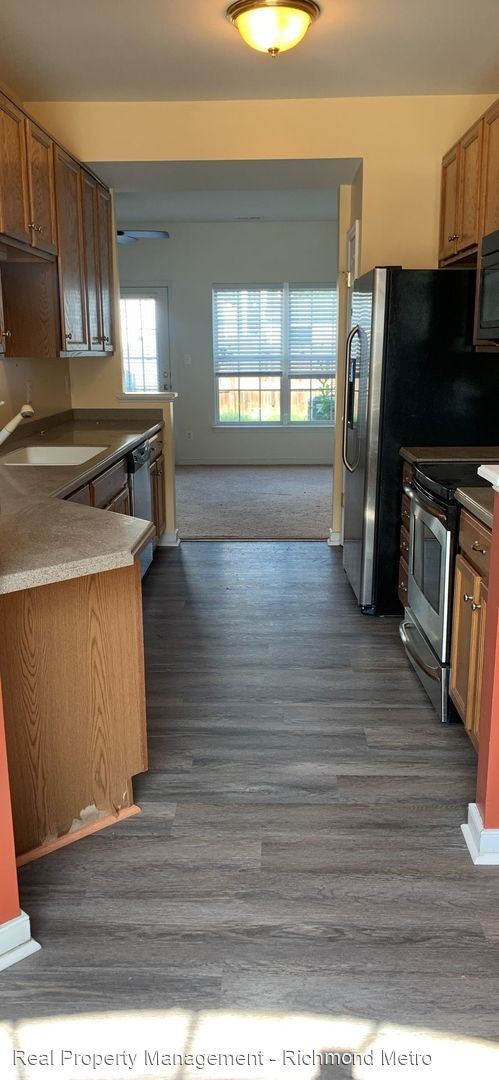 Building Photo - 3 br, 2.5 bath House - 1121 Grand Brook Dr
