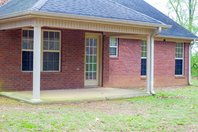Building Photo - 264 Welcome Home Village Rd