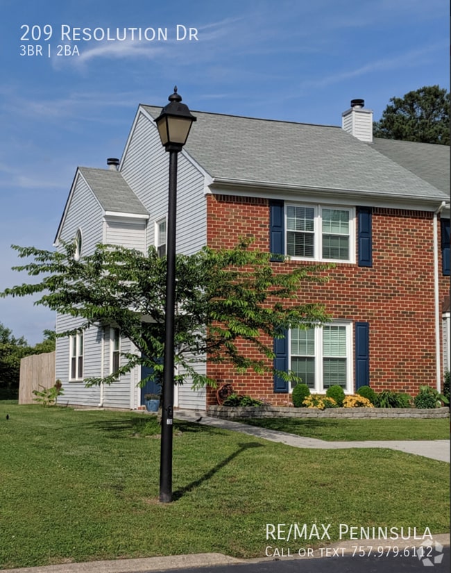 Building Photo - 209 Resolution Dr