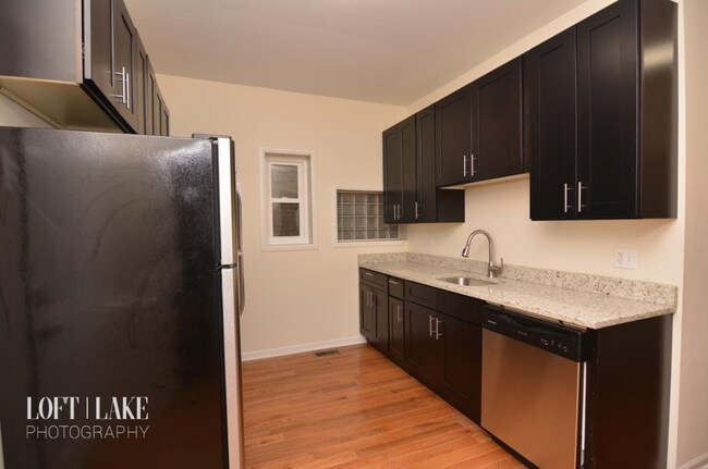Foto del edificio - 2133 N Springfield Ave