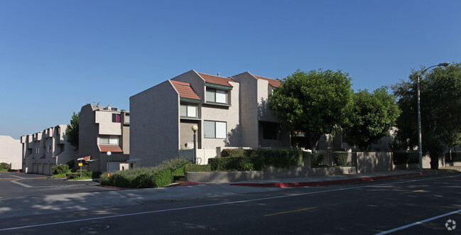 Building Photo - Mauna Loa Garden