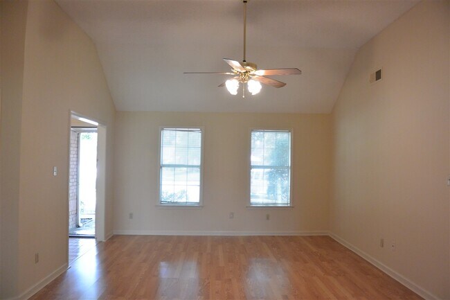 Building Photo - 256 Poplar Bluff Cove