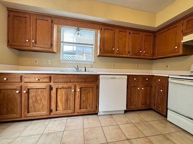 Foto del edificio - 211 Hillside Ct