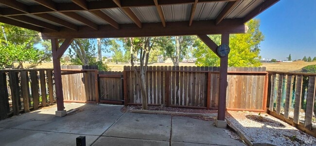 Building Photo - 232 Grand Canyon Dr