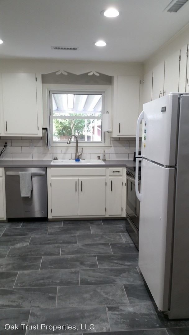 Building Photo - 3 br, 2 bath House - 1244 Woodside Dr