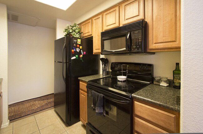 Foto del edificio - AVAILABLE NOW!!! GATED COMMUNITY - THE RAVEN - WITH GREAT AMENITIES