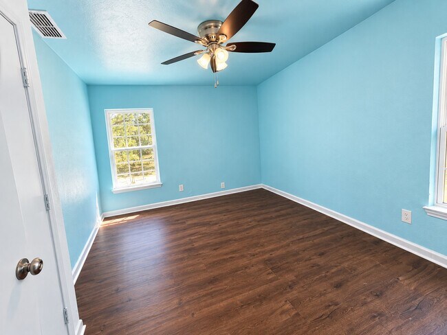 Building Photo - 4869 Corrigan Ave