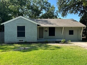 Building Photo - 2508 Tisinger Ave