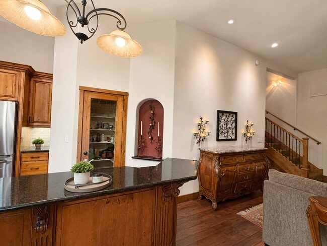 Building Photo - 2098 Lamb Ln
