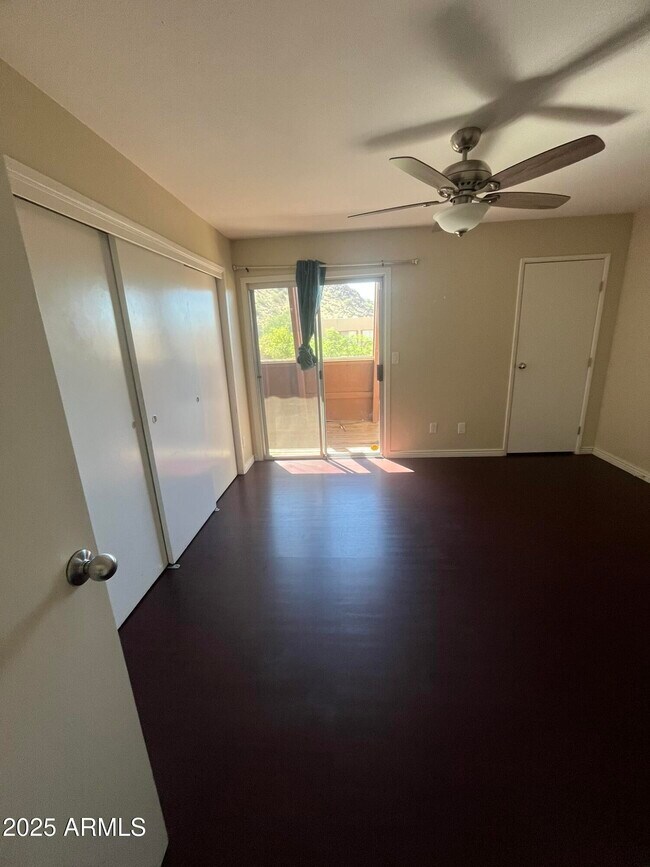 Foto del edificio - 1601 W Sunnyside Dr