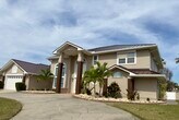 One block from the ocean - 204 Cherry Dr