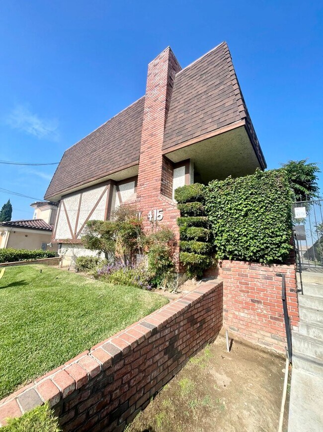 Foto del edificio - *** 3bed 2.5bath townhome near Mark Keppel...