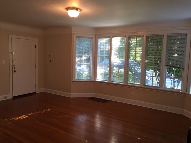 Foto del edificio - 2420 NE 15th Ave