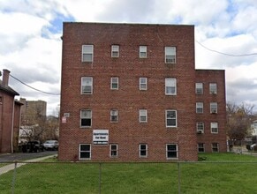 Building Photo - 67 Lincoln Ave
