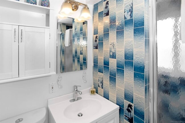 Building Photo - Coronado Village - Unfurnished 1 Bedroom D...