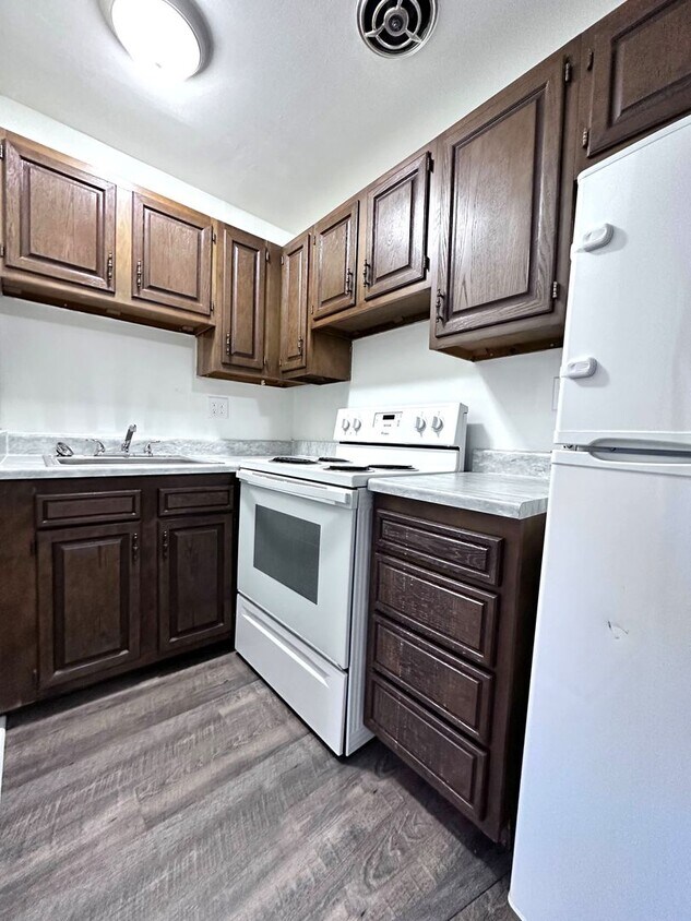 Foto principal - Coming soon! Updated 1-bedroom spot is wai...