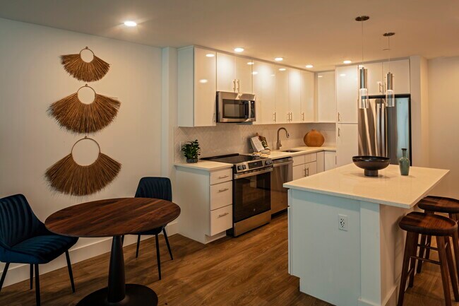 Building Photo - Ascent at Metropolitan Naples