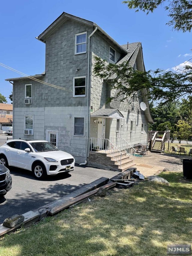 Building Photo - 1223 Belmont Ave