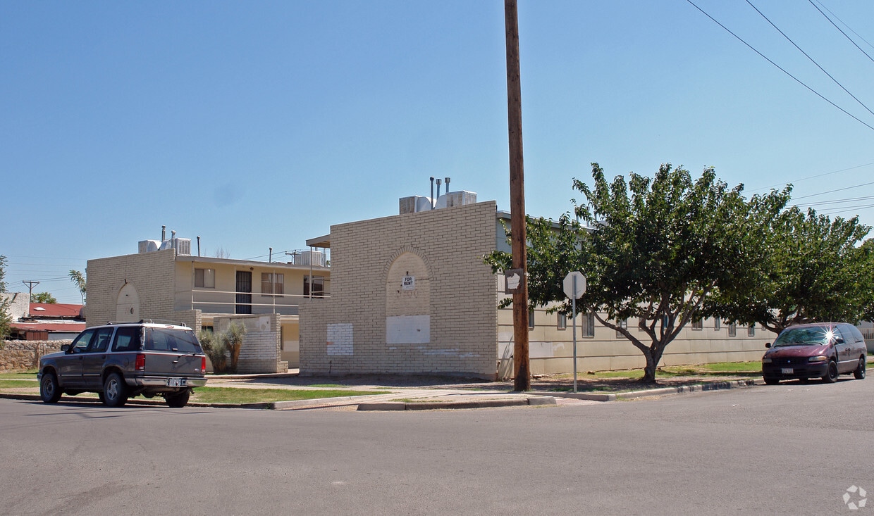 Primary Photo - 3100 Pera Ave