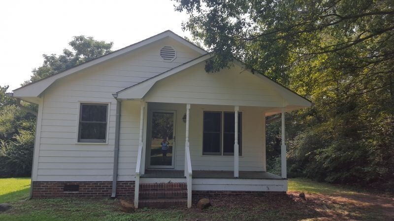 Primary Photo - 3 br, 2 bath House - 2473 S Great Falls Hwy
