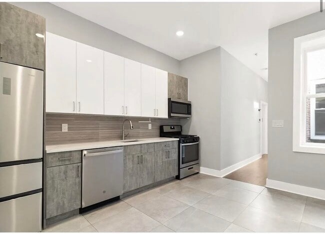 Building Photo - 21 Hancock Ave